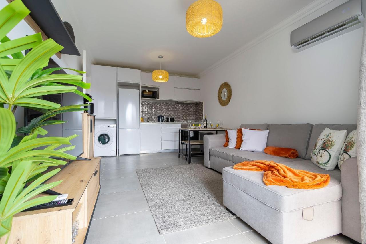3 Minutes To The Beach, 2 Bedroom Amazing Apt With Balcony, Bbq Grill And Pool サグレス エクステリア 写真