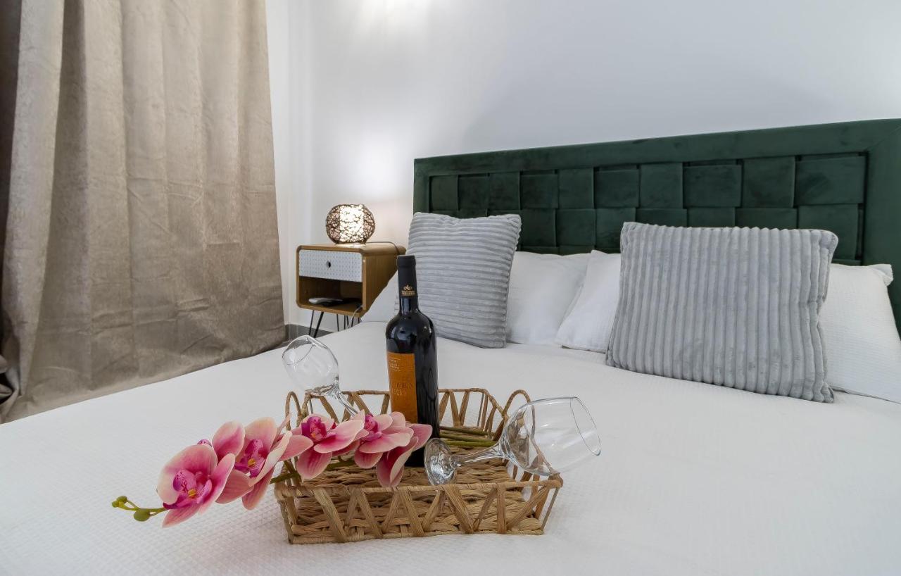 3 Minutes To The Beach, 2 Bedroom Amazing Apt With Balcony, Bbq Grill And Pool サグレス エクステリア 写真