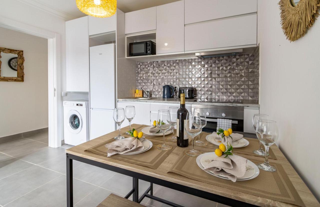 3 Minutes To The Beach, 2 Bedroom Amazing Apt With Balcony, Bbq Grill And Pool サグレス エクステリア 写真