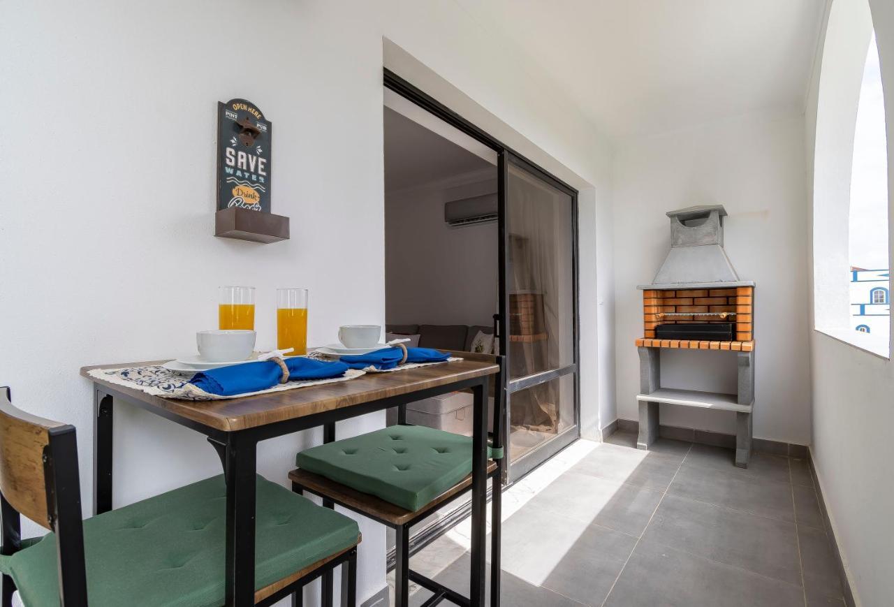 3 Minutes To The Beach, 2 Bedroom Amazing Apt With Balcony, Bbq Grill And Pool サグレス エクステリア 写真