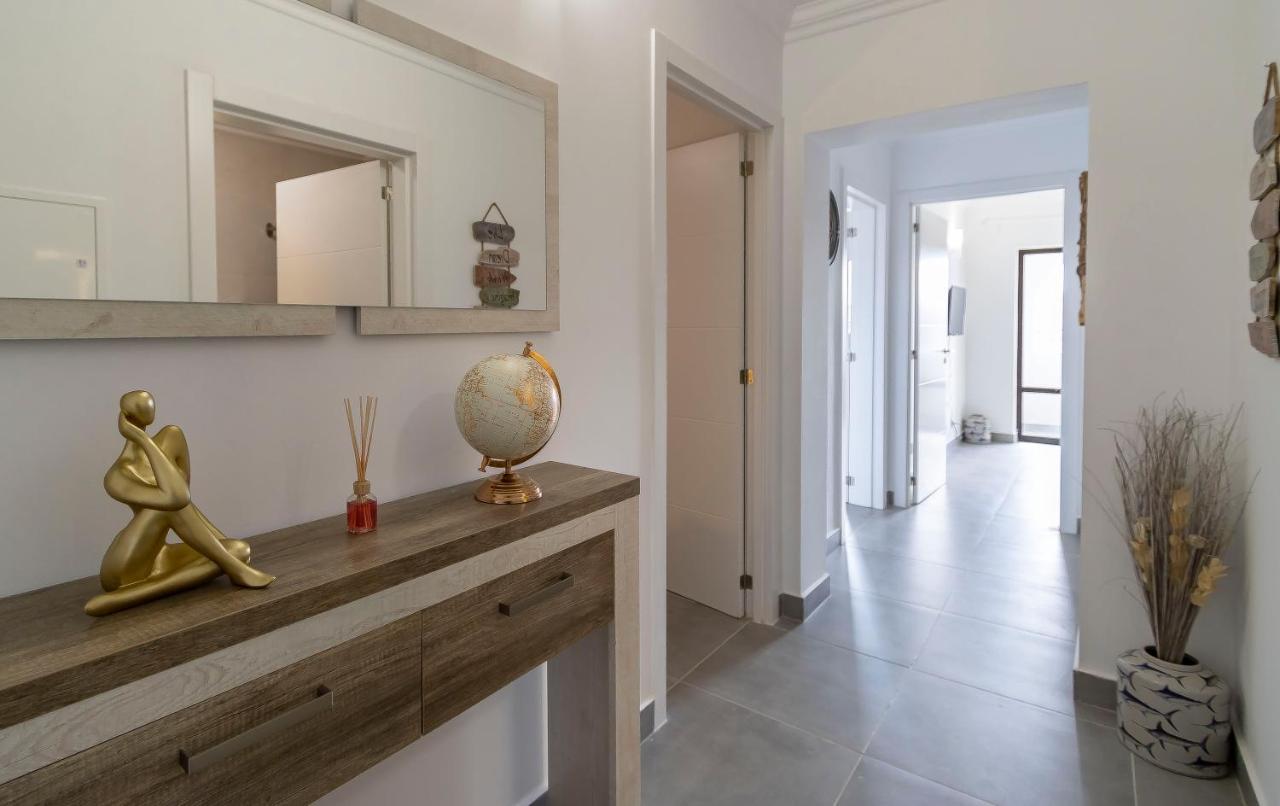 3 Minutes To The Beach, 2 Bedroom Amazing Apt With Balcony, Bbq Grill And Pool サグレス エクステリア 写真