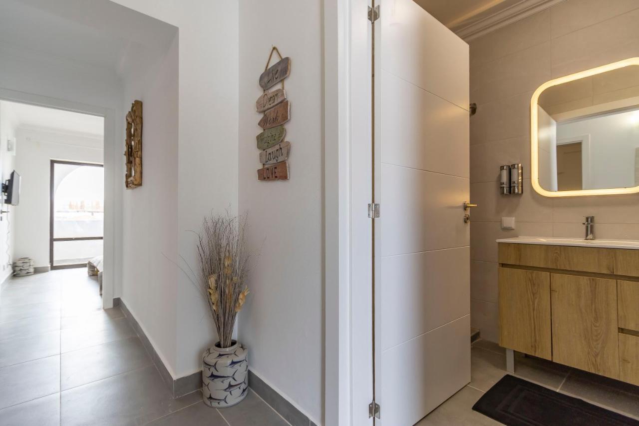 3 Minutes To The Beach, 2 Bedroom Amazing Apt With Balcony, Bbq Grill And Pool サグレス エクステリア 写真