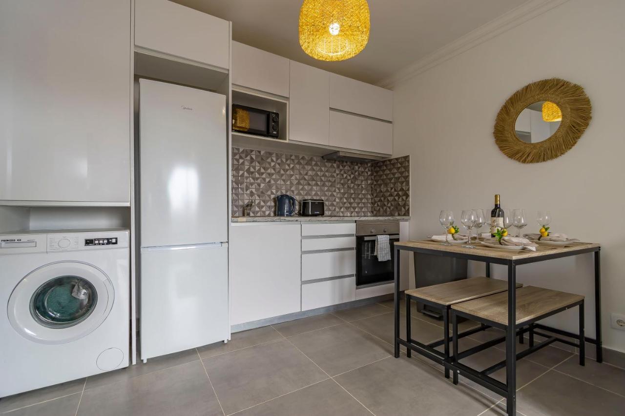 3 Minutes To The Beach, 2 Bedroom Amazing Apt With Balcony, Bbq Grill And Pool サグレス エクステリア 写真