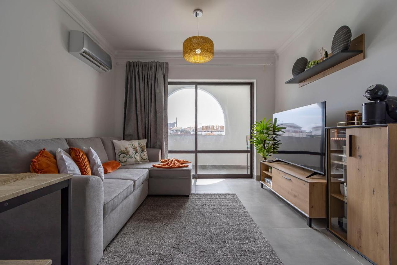 3 Minutes To The Beach, 2 Bedroom Amazing Apt With Balcony, Bbq Grill And Pool サグレス エクステリア 写真