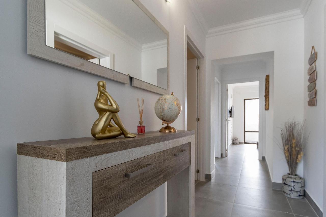 3 Minutes To The Beach, 2 Bedroom Amazing Apt With Balcony, Bbq Grill And Pool サグレス エクステリア 写真