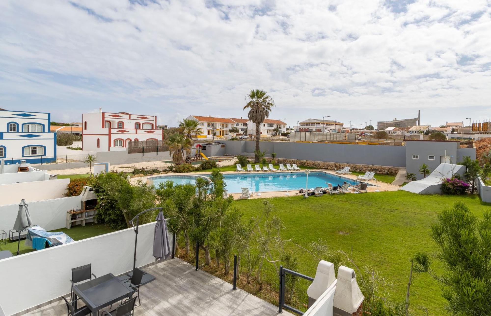 3 Minutes To The Beach, 2 Bedroom Amazing Apt With Balcony, Bbq Grill And Pool サグレス エクステリア 写真