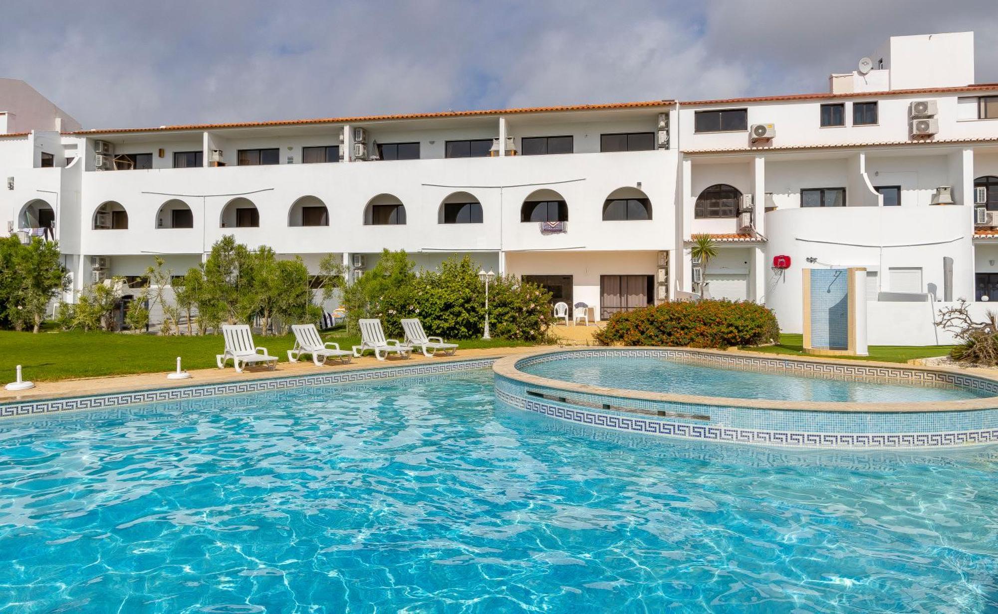 3 Minutes To The Beach, 2 Bedroom Amazing Apt With Balcony, Bbq Grill And Pool サグレス エクステリア 写真